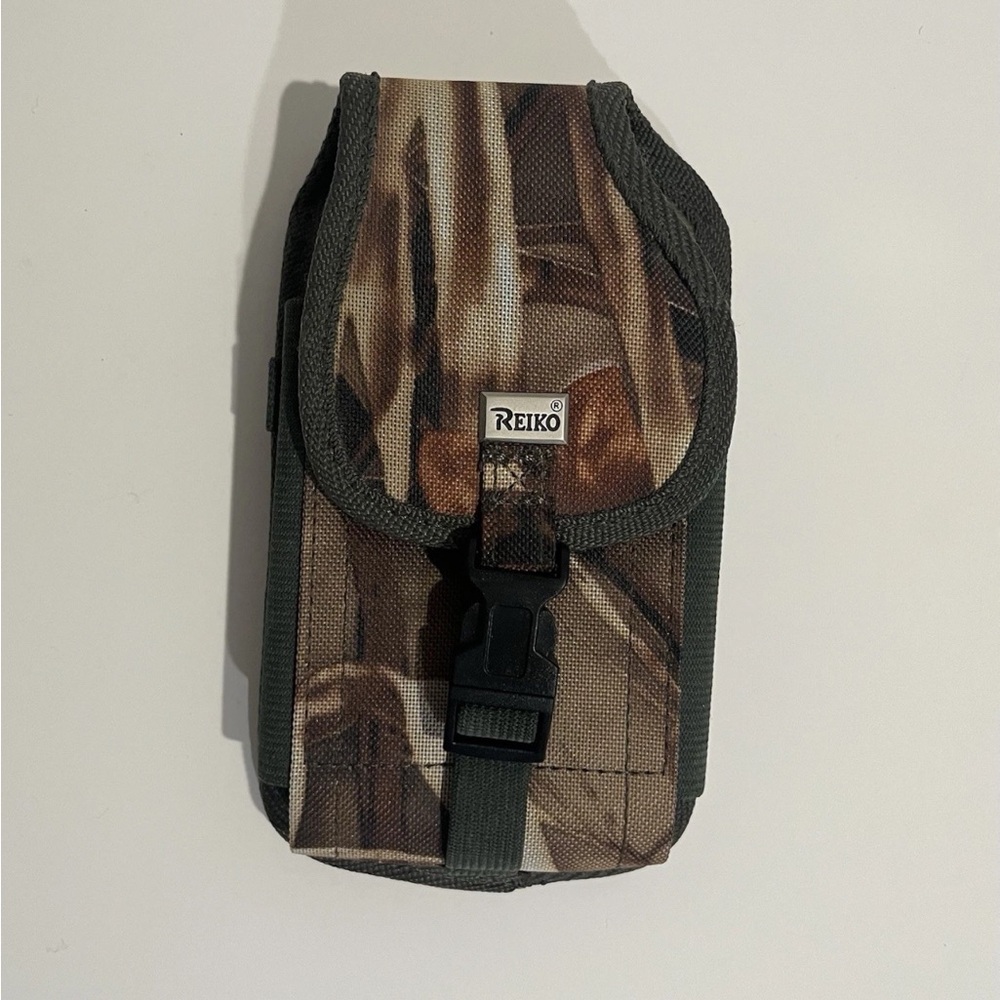 REIKO Camo Pouch Belt Loop Holster - Cell Phone Case Universal Hunting, Hiking